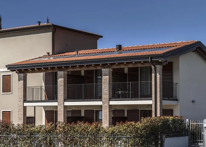 Relais Agli Olivi 3* לאזיסה