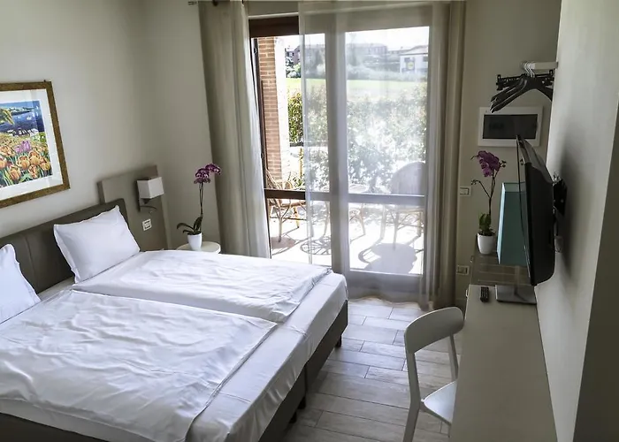 Relais Agli Olivi מלון לאזיסה