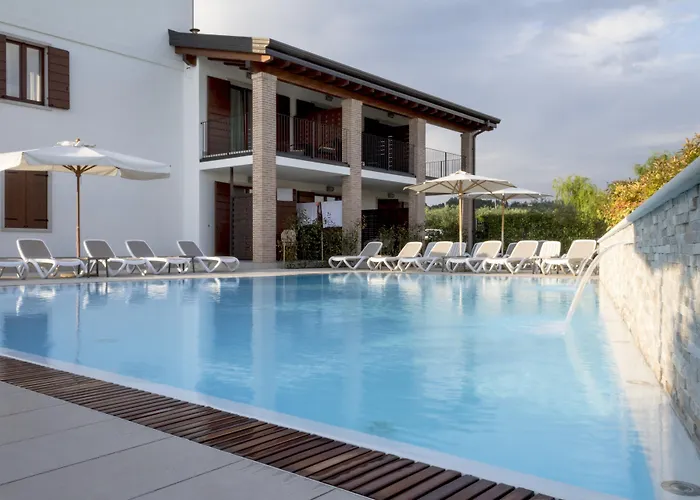Relais Agli Olivi 3* לאזיסה