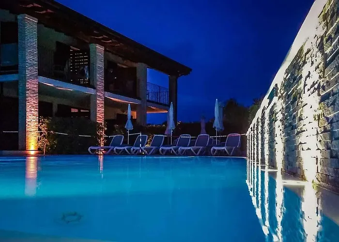 Relais Agli Olivi 3* לאזיסה