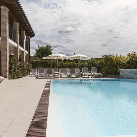 מלון Relais Agli Olivi 3*