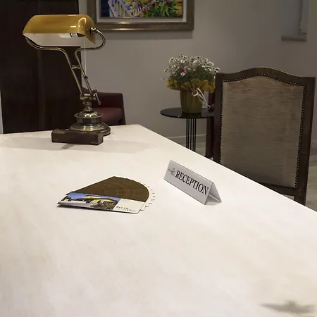 Relais Agli Olivi 3* לאזיסה