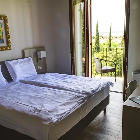 Relais Agli Olivi מלון לאזיסה